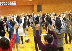 JAとぴあ浜松WAIWAIまつりにて、ラフターヨガ